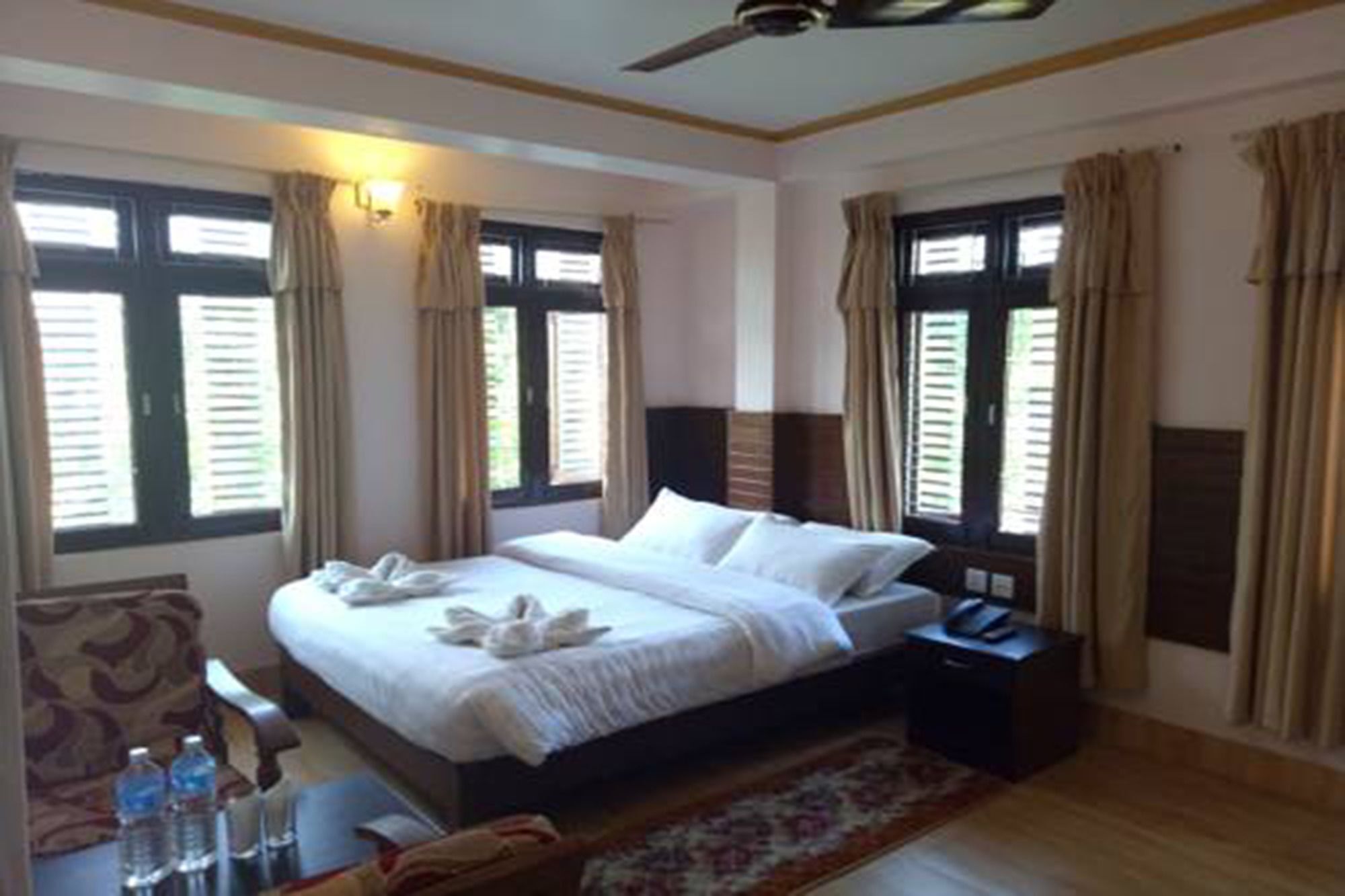 Hotel Alpine Villa Pokhara Exterior photo